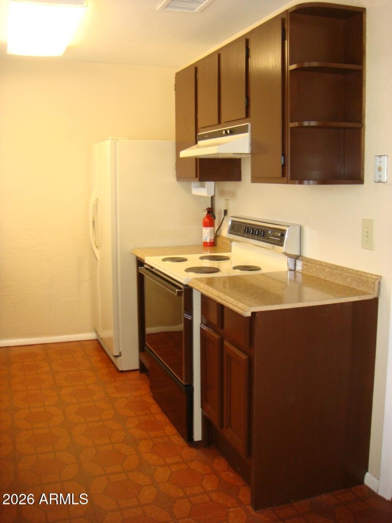 Apt C - Kitchen-04