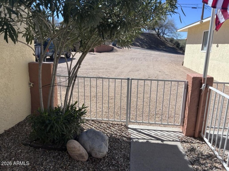 Apt C - PatioCourtyard-02