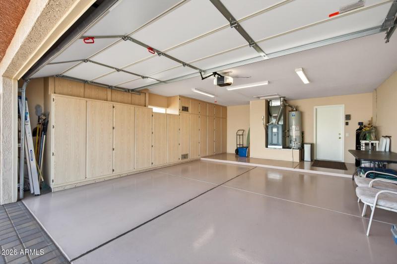 Garage w/painted floor