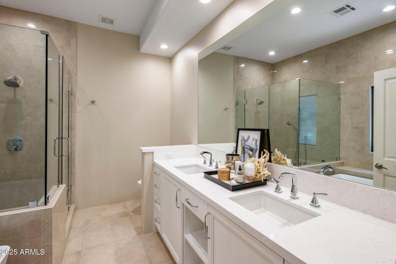 5-web-or-mls-D46A6285