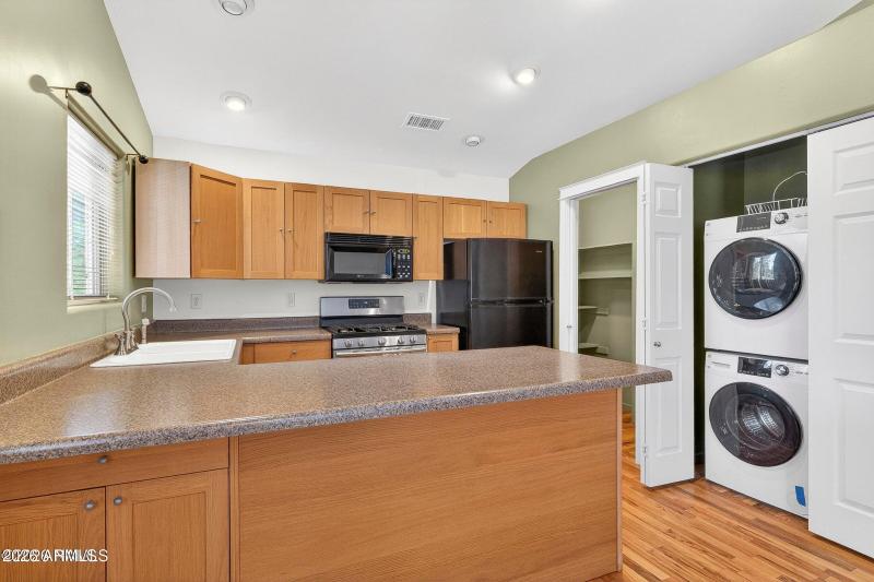 Kitchen/Breakfast Bar