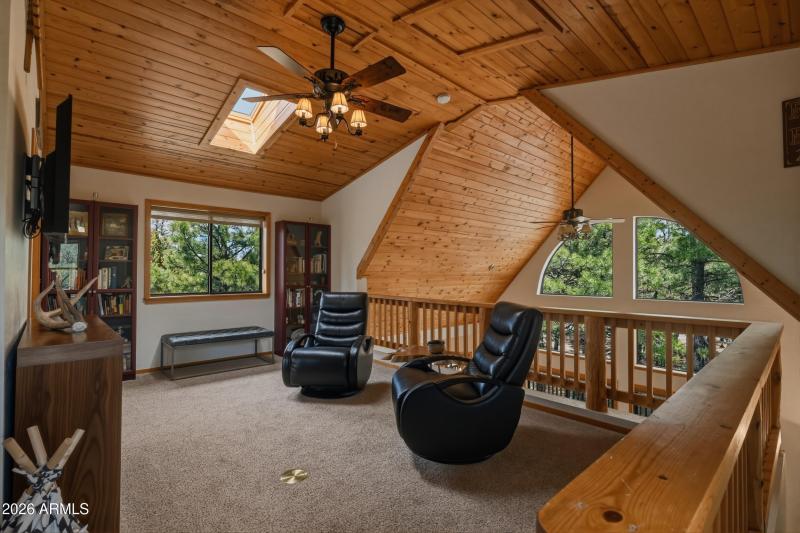 19 Loft sitting room