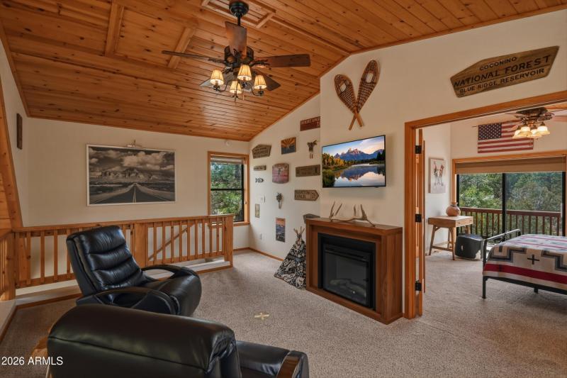 21 Loft office sitting room