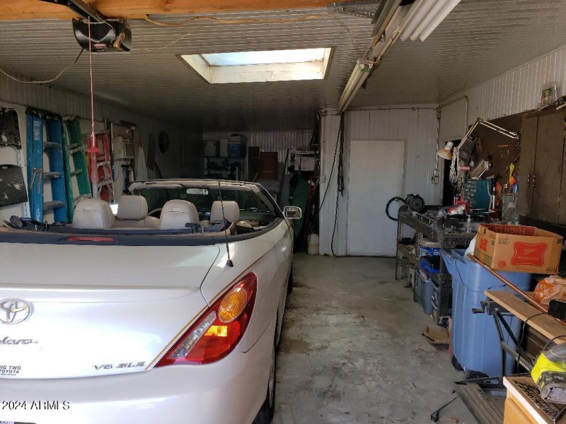 Tandem garage