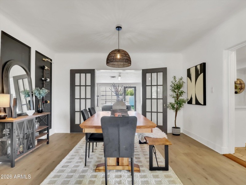 13-2204 E Whitton Avenue-13