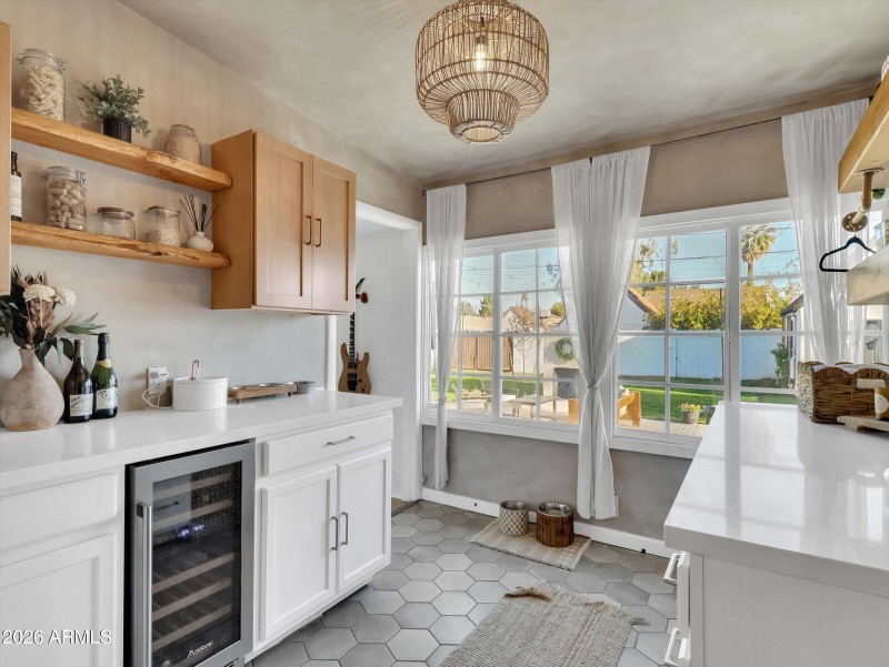 20-2204 E Whitton Avenue-20