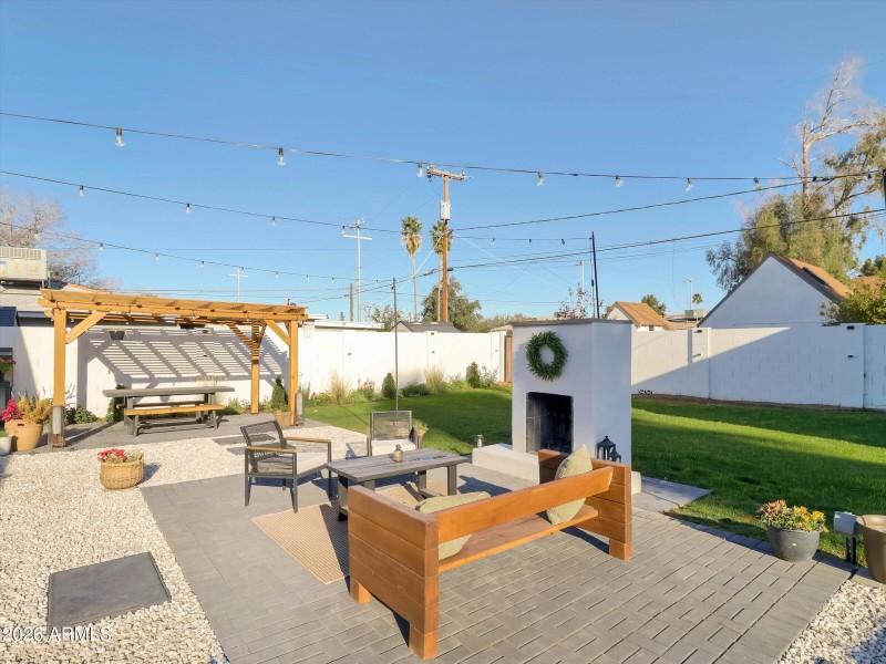 35-2204 E Whitton Avenue-35