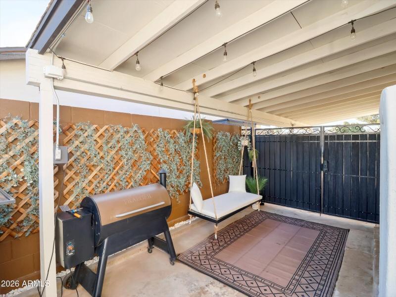 44-2204 E Whitton Avenue-44