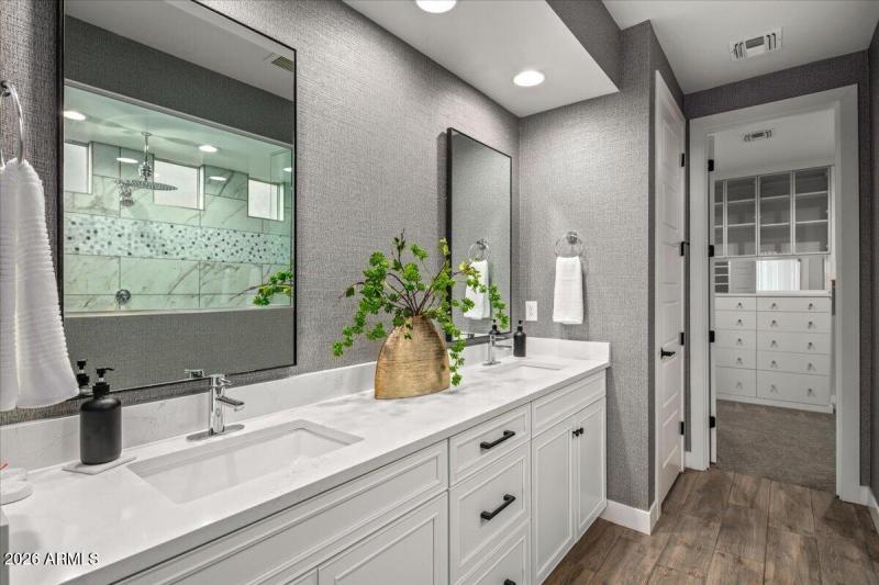 21-Primary Bath ~ Vanities