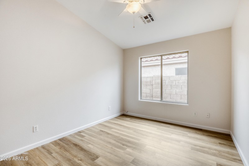 311 E Laredo Ave - Print Quality - 022 -