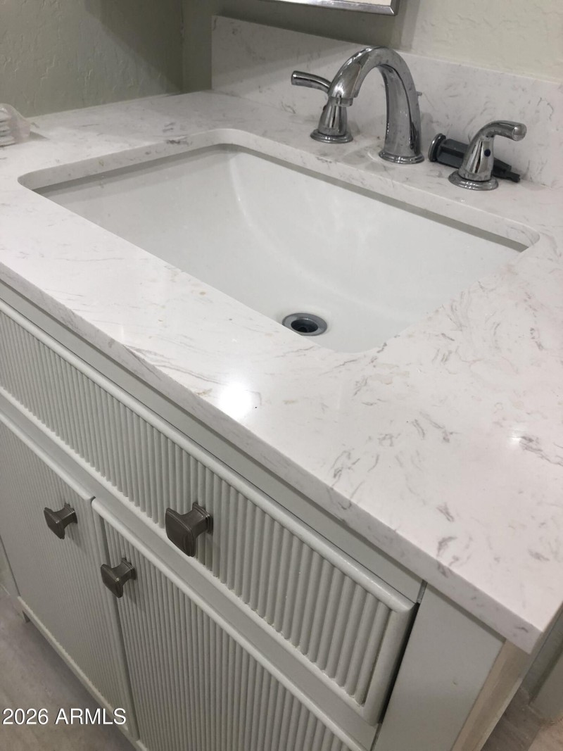 Apt A - Bath+Laundry-07