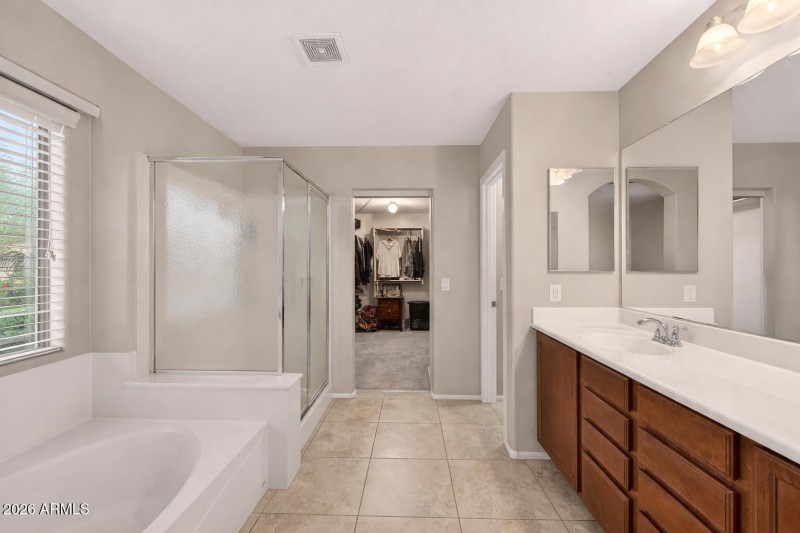 Virtually Vacant Image