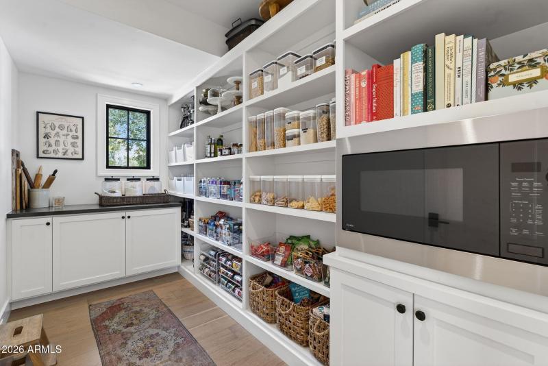 Walk-in Pantry