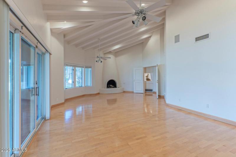 8262 East Vista De Valle-large-012-002-m