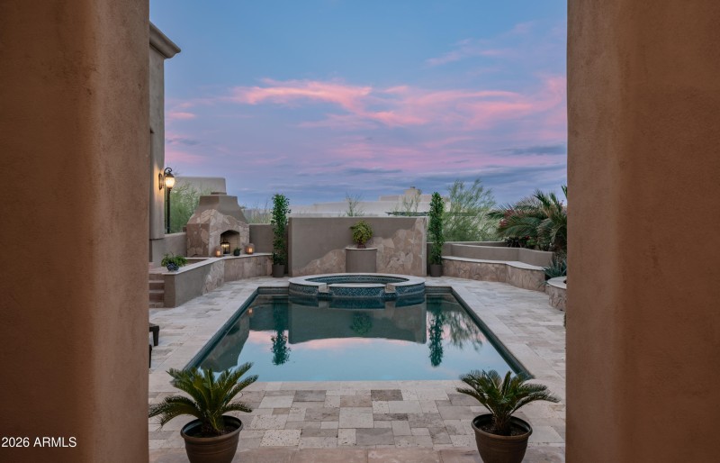 Private pool spa and deck are