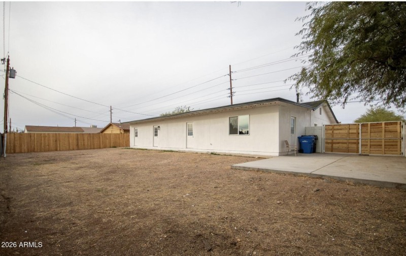 LARGE BACKYARD WITH RV GATE