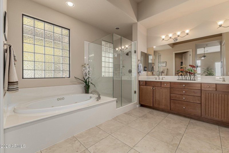 18 Master Bathroom