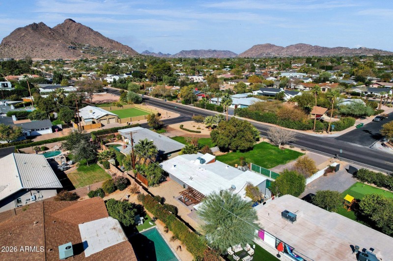 31-web-or-mls-6929-e-chaparral-rd