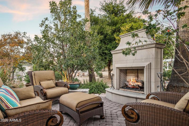 TERRACED DECK & FIREPLACE- TWILIGHT
