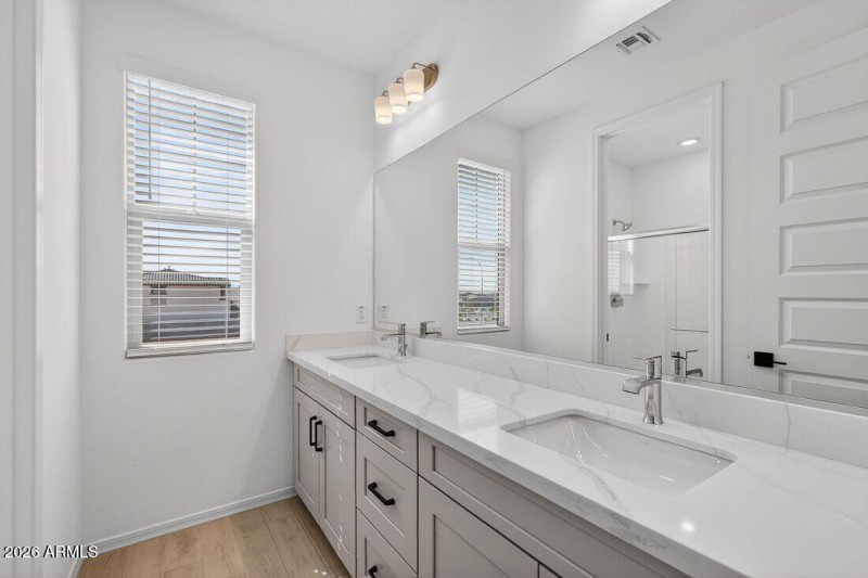 hj-az-phoenix-parkside-almeria-45rm4-lot