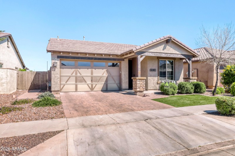 FRONT PAVER DRIVEWAY