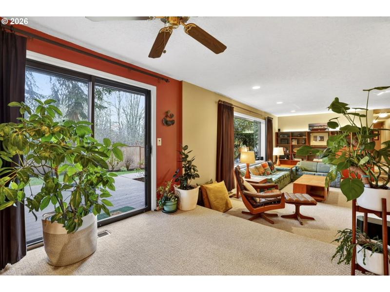 Living Room/Dining Room