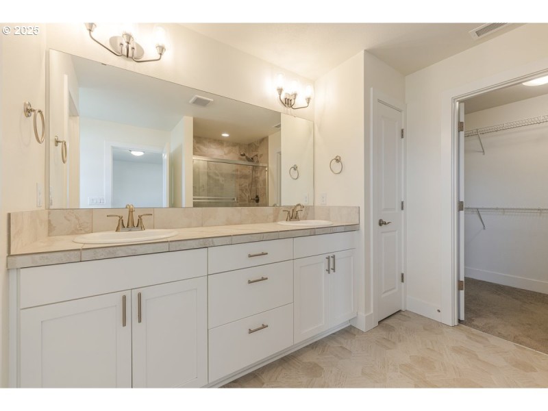 Owner's Suite Bathroom