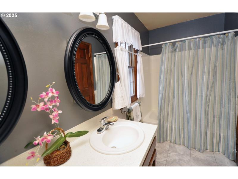 Owner's Suite Bathroom