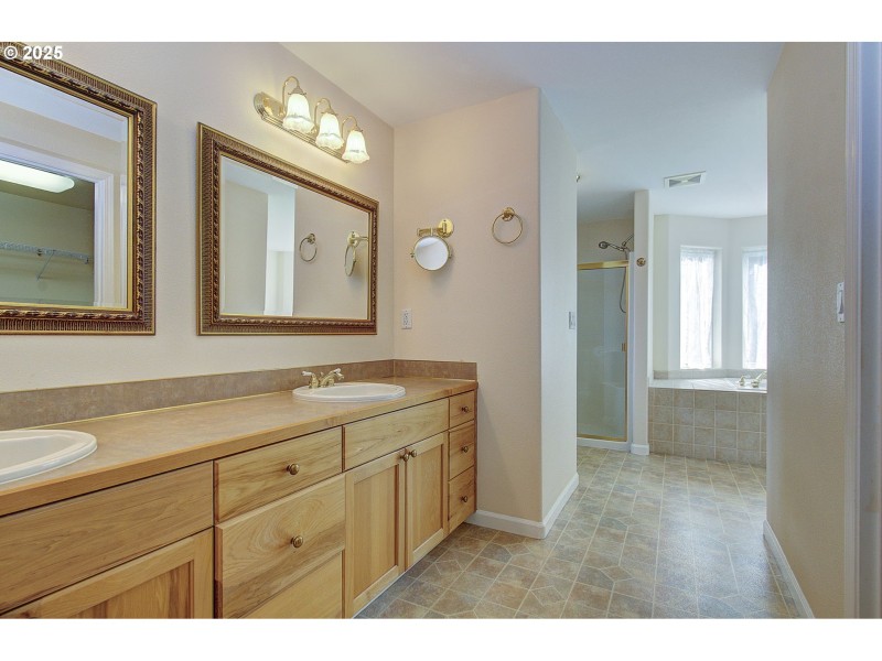 Bathroom, Attached