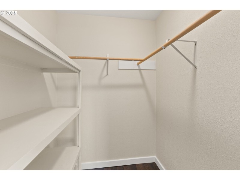 Bedroom, Primary