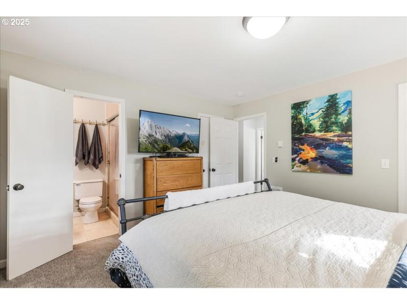 Bedroom, Primary