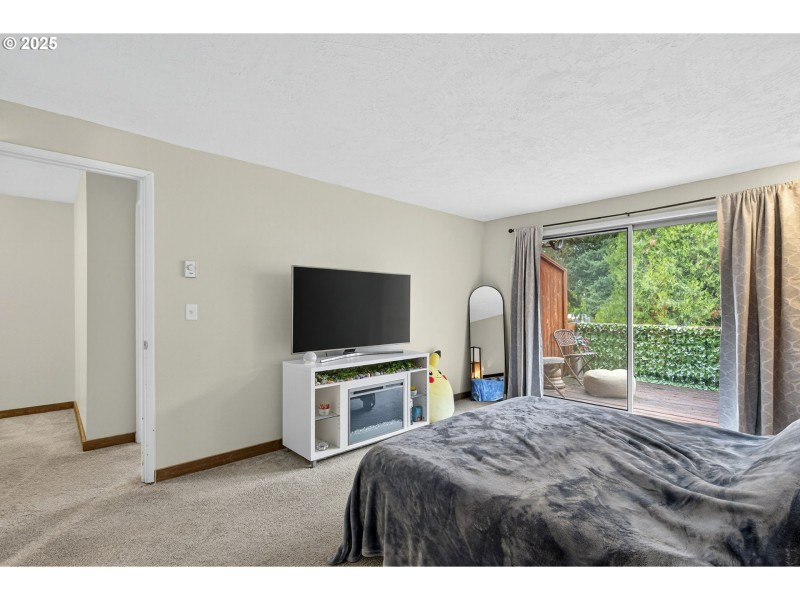 Bedroom, Primary