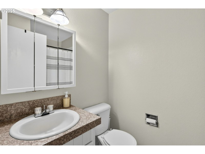 Bathroom, Attached