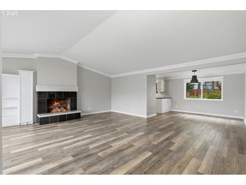 Living Room/Dining Room