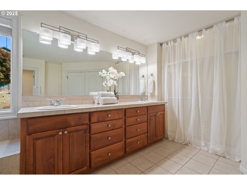 Bathroom, Attached