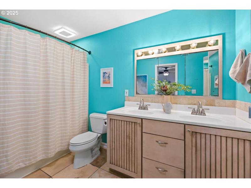 Bathroom, Attached