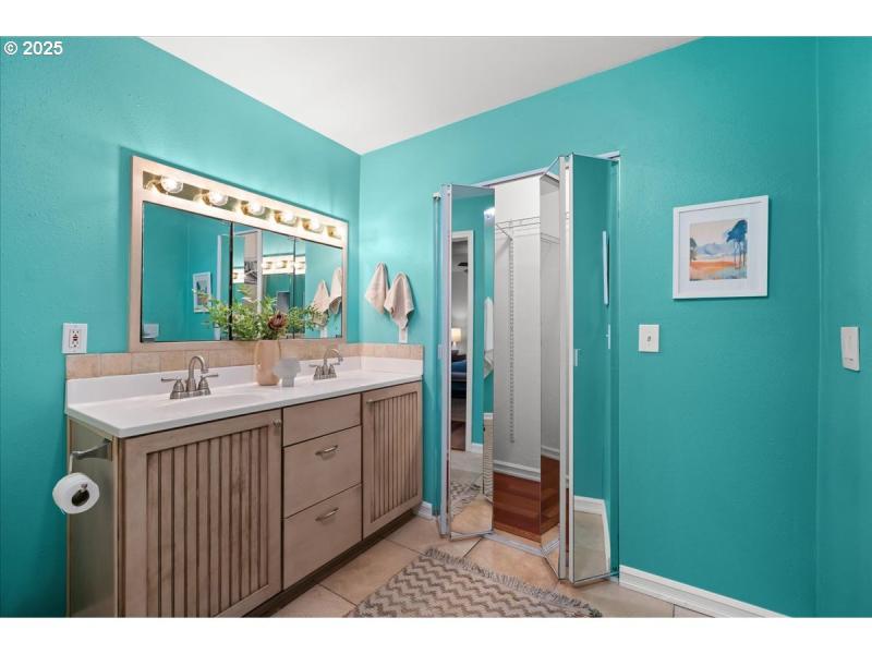 Bathroom, Attached