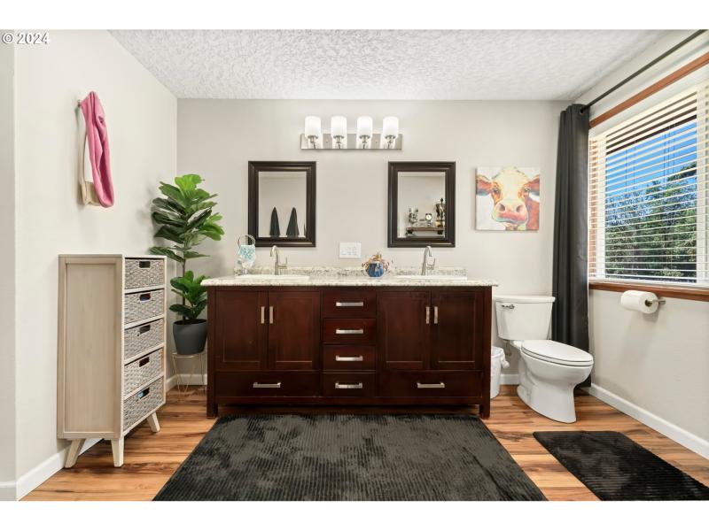 Owner's Suite Bathroom