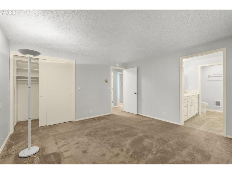 Bedroom, Primary