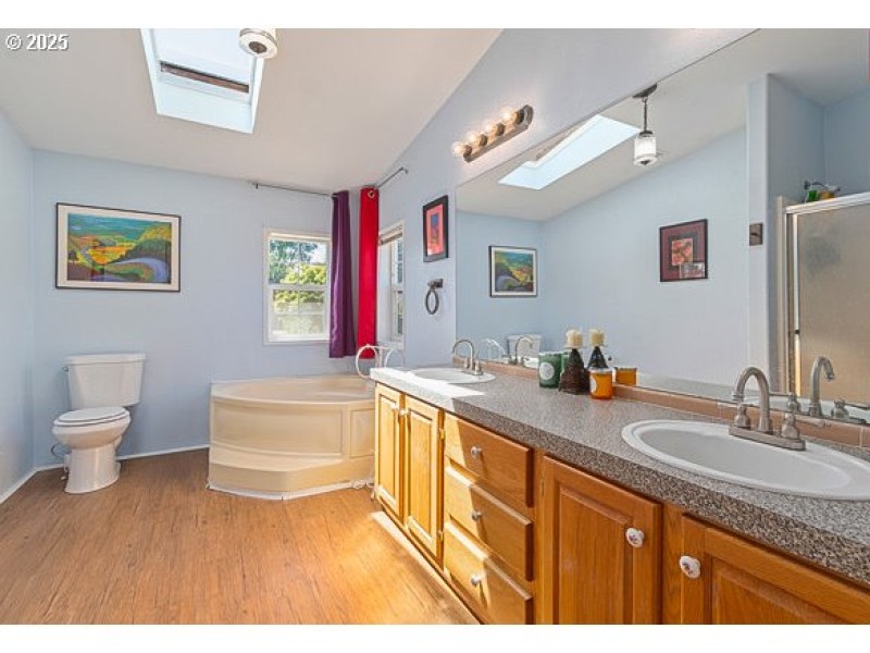 Owner's Suite Bathroom