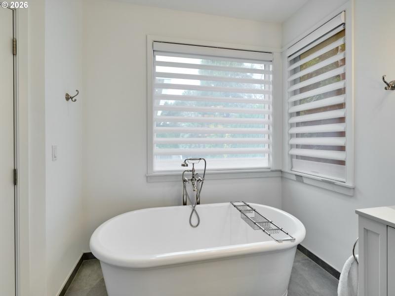 Owner's Suite Bathroom