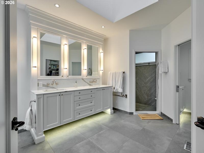 Owner's Suite Bathroom