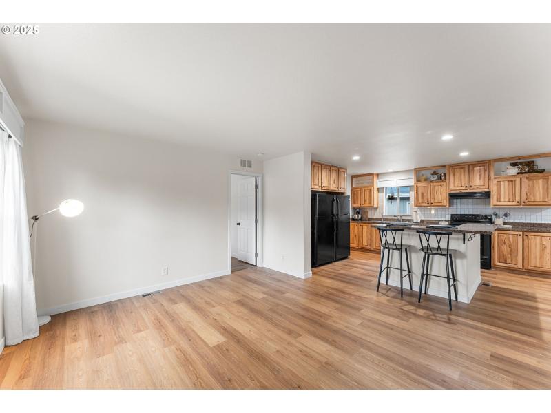 Living Room/Entrance