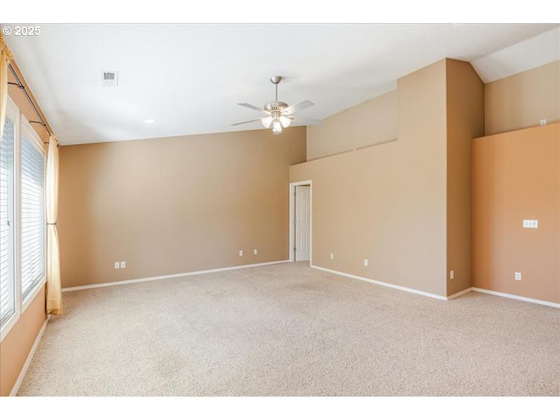 Bedroom, Primary