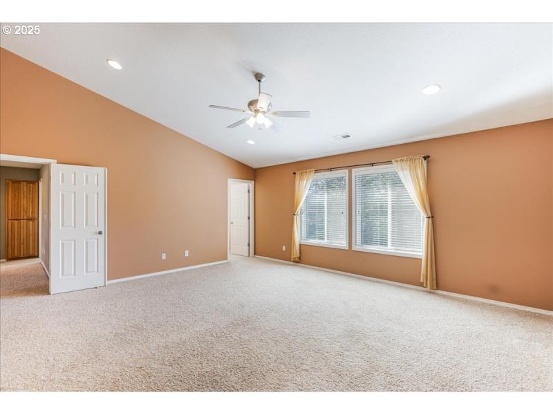 Bedroom, Primary