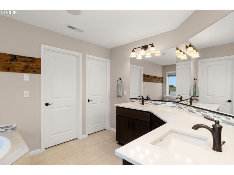 Owner's Suite Bathroom