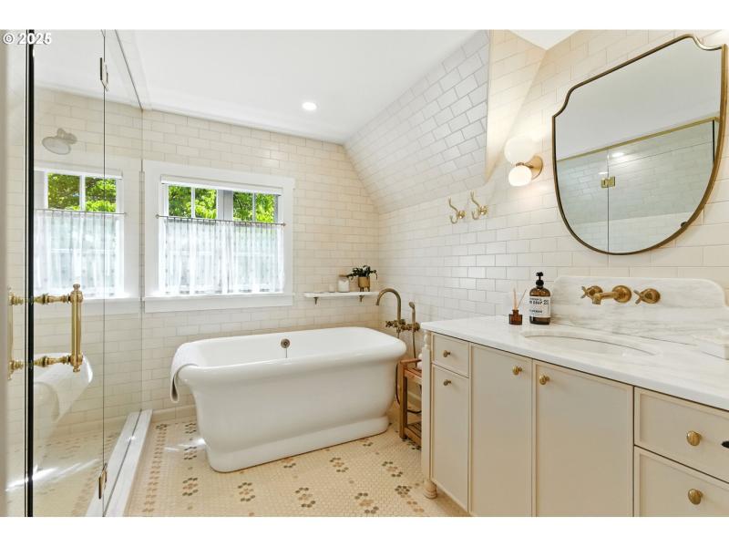 Owner's Suite Bathroom