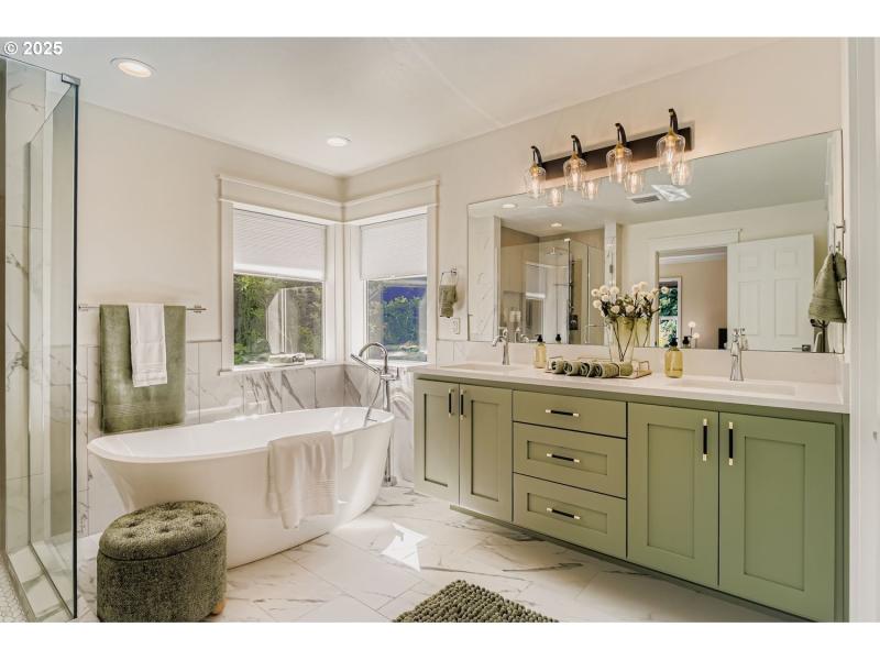 Owner's Suite Bathroom