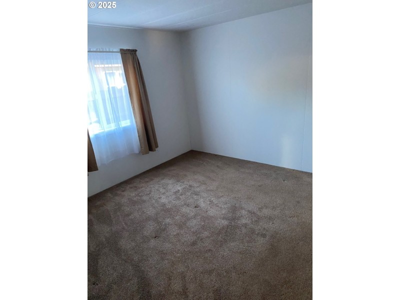 Bedroom, Primary