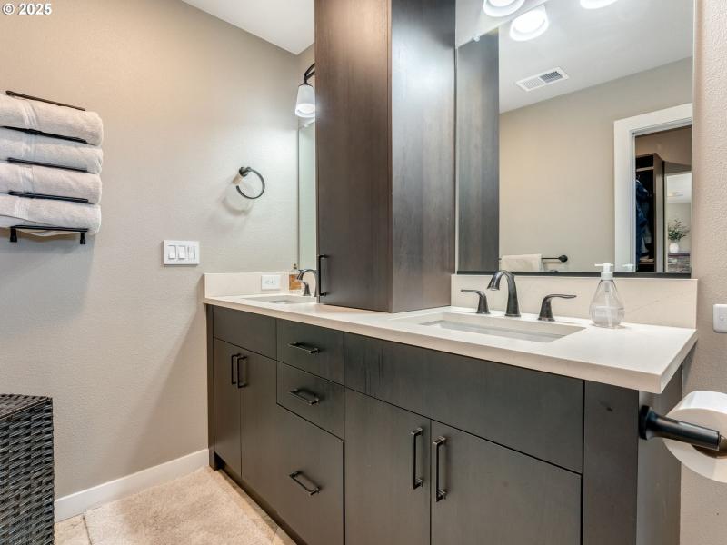 Owner's Suite Bathroom